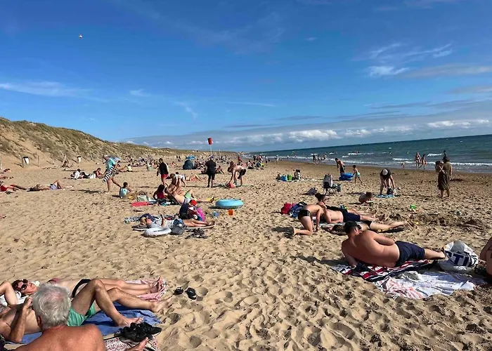 Avec Piscine Et Villa